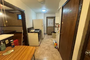 4052 Franklin Rd, Pittsburgh, PA 15214 - Photo 10