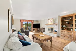950 Broadmeadow Dr, Pittsburgh, PA 15237 - Photo 2
