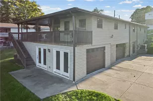28 Richard St, Kennedy Township, PA 15108 - Photo 4