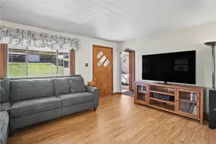 28 Richard St, Kennedy Township, PA 15108 - Photo 6
