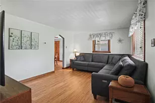 28 Richard St, Kennedy Township, PA 15108 - Photo 8