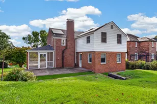 433 Old Farm Rd, Pittsburgh, PA 15228 - Photo 2