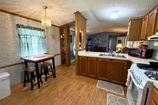 1555 Lee Ln, Grove City Boro, PA 16127 - Photo 8