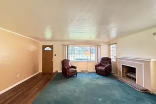 2034 W Kendon Dr, Pittsburgh, PA 15221 - Photo 6