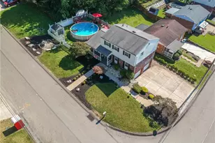 141 Golden Gate Dr, Pittsburgh, PA 15147 - Photo 2