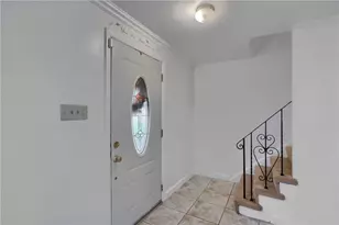 141 Golden Gate Dr, Pittsburgh, PA 15147 - Photo 6