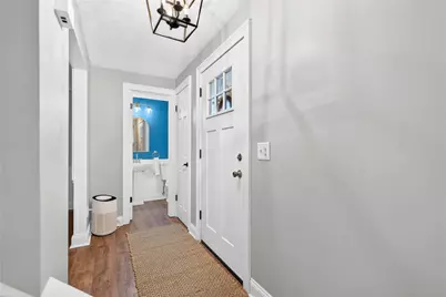 5010 Meadowridge Ln, Hampton, PA 15044 - Photo 2