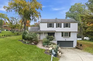 335 Catalina Dr, Pittsburgh, PA 15241 - Photo 1