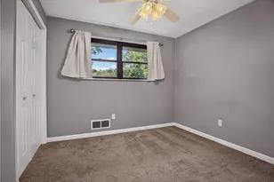 106 Susan Dr, Green Tree, PA 15220 - Photo 14
