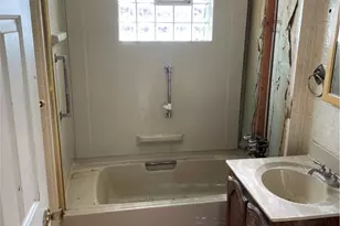 717 N 6th St, Clairton, PA 15025 - Photo 8