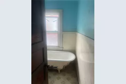 211 Pennsylvania Ave, Clairton, PA 15025 - Photo 4
