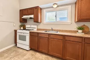738 10th St, Pitcairn, PA 15140 - Photo 2