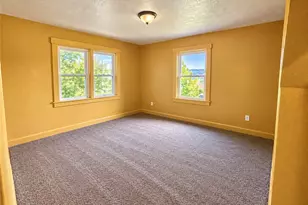 605 N 6th St, Clairton, PA 15025 - Photo 4