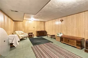 1528 Millers Run Rd, Mount Pleasant, PA 15057 - Photo 26