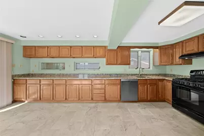 956 Lindsay Rd, Scott Township, PA 15106 - Photo 16