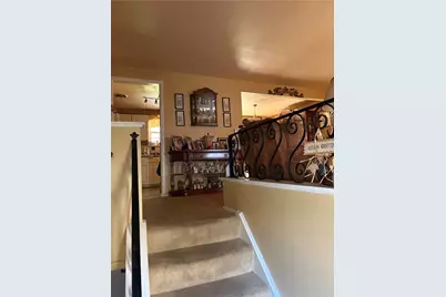 302 Castle Dr, West Mifflin, PA 15122 - Photo 12