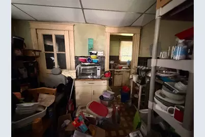 927 Clyde St, Wampum, PA 16157 - Photo 6