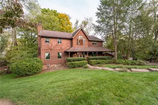 102 Woodhaven Dr, Hempfield Township, PA 15644 - Photo 2