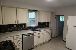 1223 Washington Ave, Carnegie, PA 15106 - Photo 4