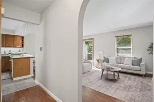 196 Old English Rd, Ross Twp, PA 15237 - Photo 2