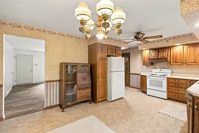 148 Carol Rose Dr, Chippewa Township, PA 15010 - Photo 6