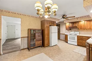 148 Carol Rose Dr, Chippewa Township, PA 15010 - Photo 6