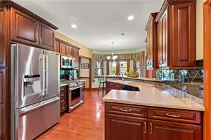 1004 Skyline Dr, Cecil, PA 15317 - Photo 10