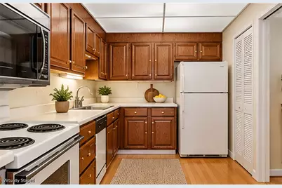 750 Washington Rd #807, Pittsburgh, PA 15228 - Photo 8