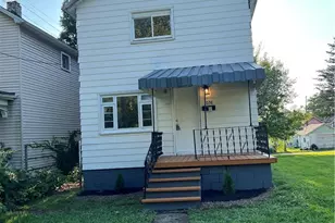 1038 Hamilton Ave, Farrell, PA 16121 - Photo 1