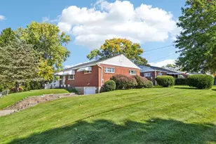 249 Alder St, Lower Burrell, PA 15068 - Photo 2