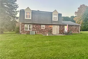 110 Lauffer Ln, Penn Twp, PA 15642 - Photo 2