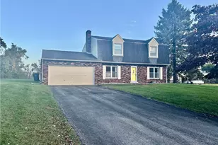 110 Lauffer Ln, Penn Twp, PA 15642 - Photo 4