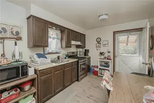411 Indiana Rd, Washington/Creekside, PA 15732 - Photo 8