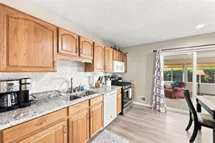379 Country View Dr, Lower Burrell, PA 15068 - Photo 6