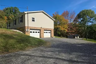 307 Peaceful Valley Rd, Washington Township, PA 16061 - Photo 4