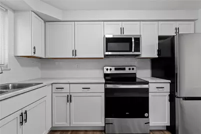 4007 Greensprings Ave, West Mifflin, PA 15122 - Photo 8