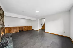 424 Shogan Dr, Hempfield Township, PA 15601 - Photo 6
