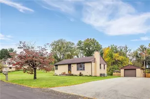 817 Lakeview Dr, Unity Township, PA 15650 - Photo 1