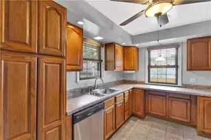 817 Lakeview Dr, Unity Township, PA 15650 - Photo 10