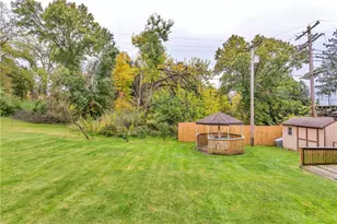 817 Lakeview Dr, Unity Township, PA 15650 - Photo 20
