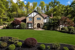 122 Farmington Pl, Hempfield Township, PA 15601 - Photo 2