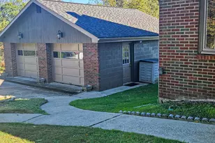38 Calhoun Rd, Elizabeth Twp/Boro, PA 15037 - Photo 10