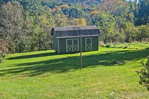 38 Calhoun Rd, Elizabeth Twp/Boro, PA 15037 - Photo 6