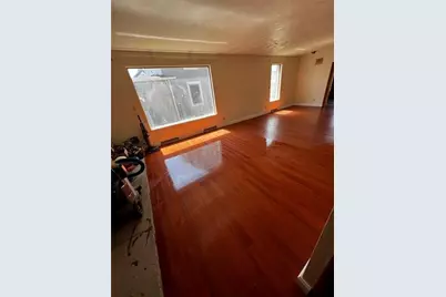 216 E Pike St, Houston, PA 15342 - Photo 6