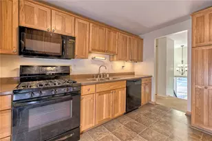 118 Mohican Dr, Hempfield Township, PA 15601 - Photo 10