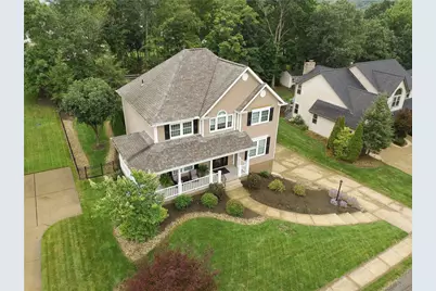 168 Hampshire Drive, Cranberry Township, PA 16066 - Photo 2