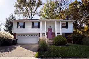 700 Ridgeway Ave, Grove City Boro, PA 16127 - Photo 1