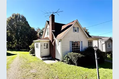 808 Davidson Ave, South Connellsville, PA 15425 - Photo 2