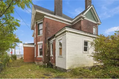 2019 Jenny Lind St, McKeesport, PA 15132 - Photo 6