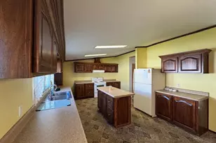 32 Village Dr, East Huntington, PA 15666 - Photo 8